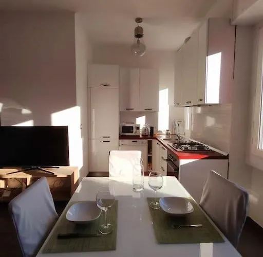 Lejlighed Bilocale Luminoso E Accogliente Zona Marche Milano