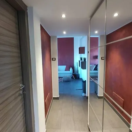 Bilocale Luminoso E Accogliente Zona Marche 아파트