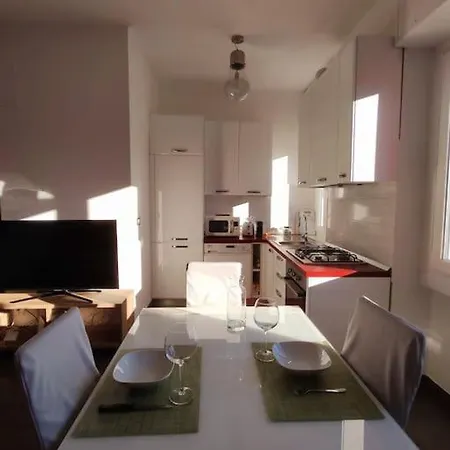 아파트 Bilocale Luminoso E Accogliente Zona Marche 밀라노
